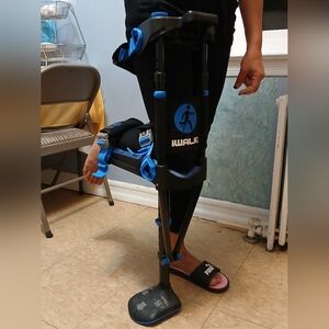 I WALK 3.0 HANDS FREE WALKING CRUTCH MUST GO!!!